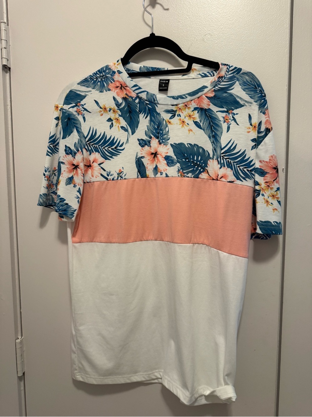 SHEIN Men’s Small (S)Tropical Floral Color Block T-Shirt Pink HibiscusPrint NWOT